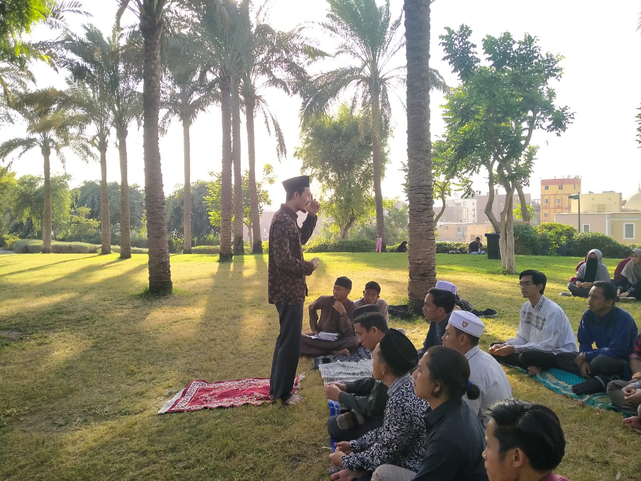 Tadabur Alam di Al-Azhar Park. (Sumber: Dok. Panitia Tadabur Alam)