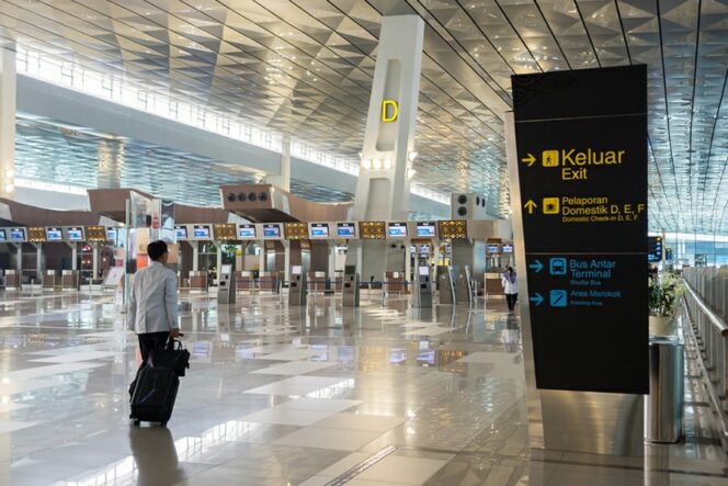 
Bandara Internasional Soekarno-Hatta (sumber: tiket.com)