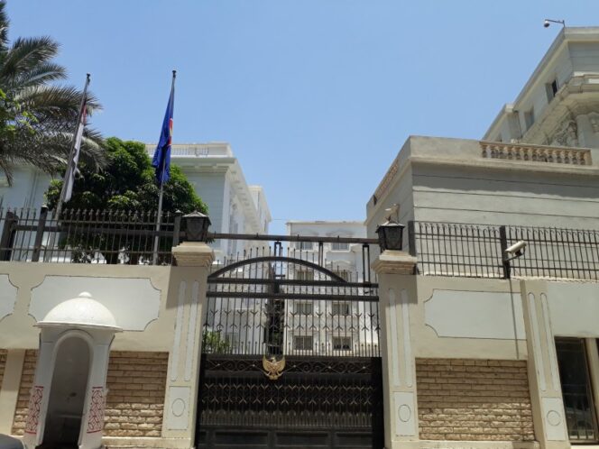 
Gerbang utama kantor KBRI Kairo di Garden City, Kairo, Mesir. (Sumber: Bipa.kemdikbud.go.id)