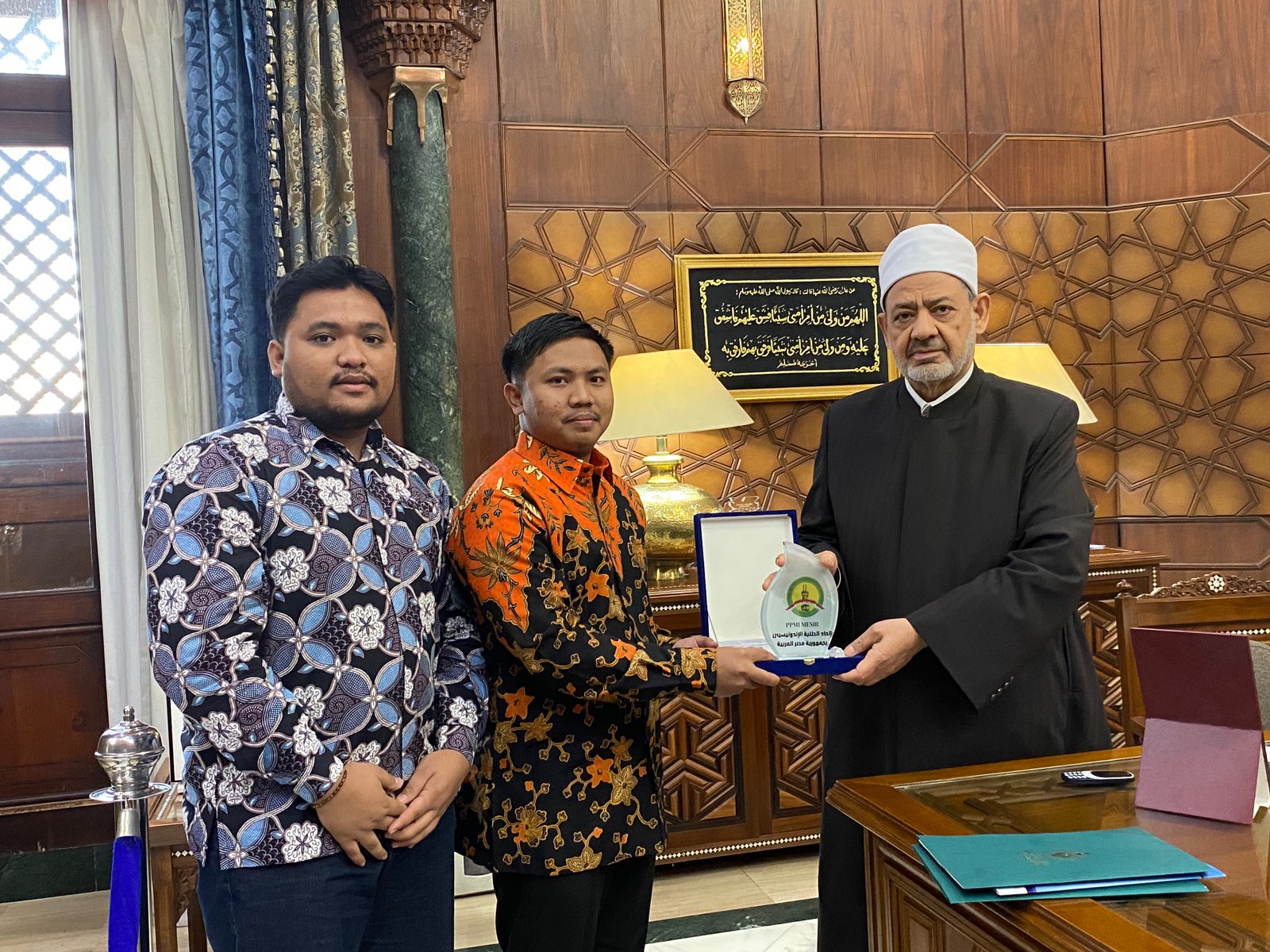 Presiden PPMI Mesir ditemani Mensos bersama Grand Syekh